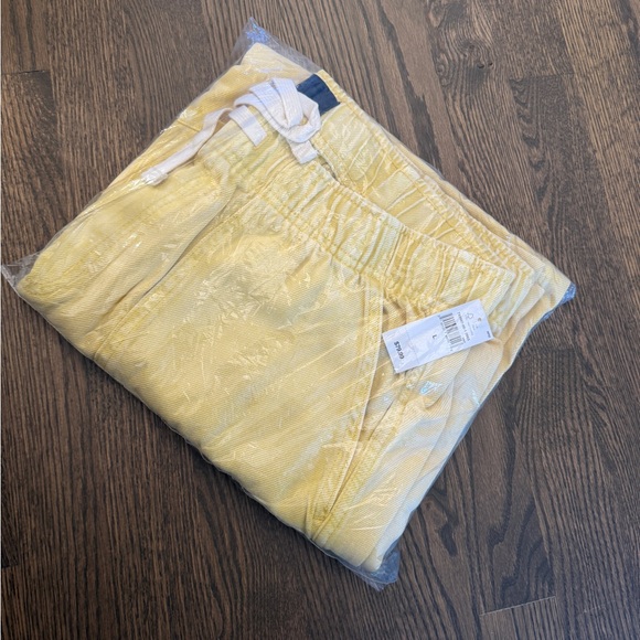 GAP Denim - GAP Butter Yellow Women Pull On Barrel Jeans